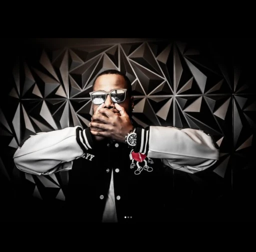 @1.FLYY